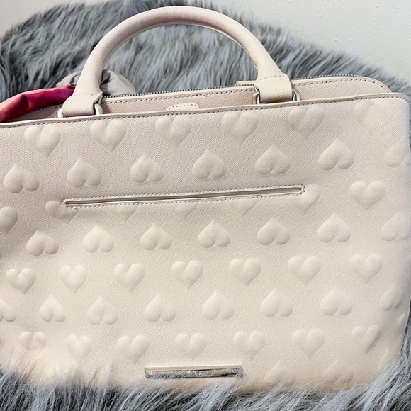 Betsey Johnson  "Sand" Heart Embossed Satchel Purse Bag - Picture 6 of 9